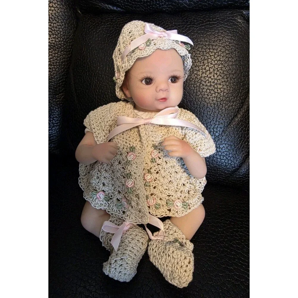 Hannah The Rosebud Baby Doll Danbury Mint Crocheted Outfit Kim Van De Wetering